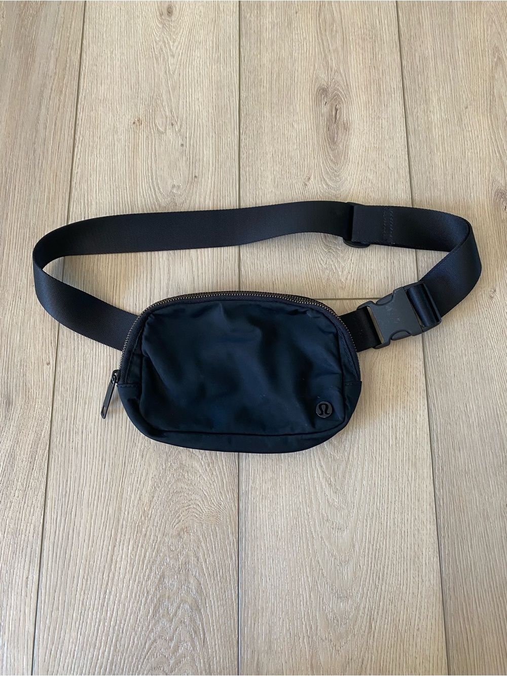 Lululemon Everywhere Belt Bag 1L – Black – Excellent Condition